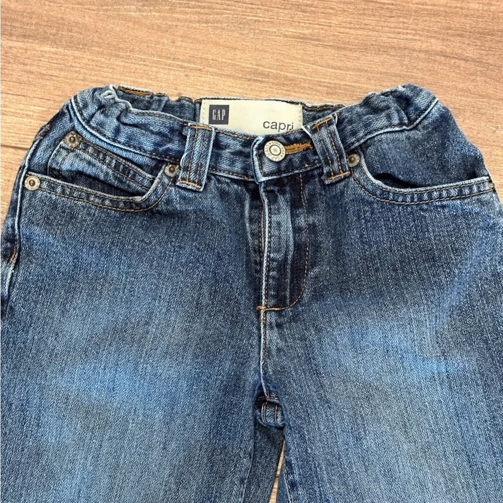 Gap Girls Size 7 Denim Capri Blue Jeans Flare Leg Medium Wash
